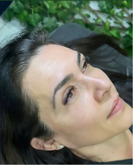 Resultado de extensão de cílios com olhar natural, Lashes Coach Studio